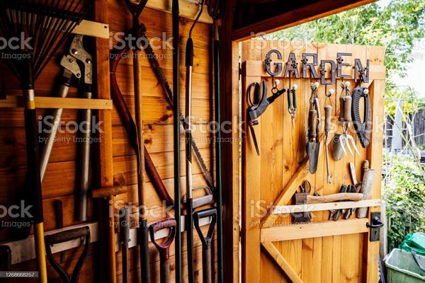 Værktøjsholder – Din Nøgle til Organiseret Opbevaring og Effektivitet