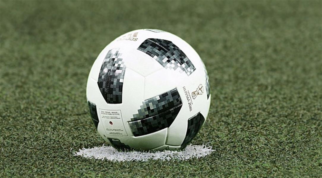 Få stillinger og resultater på de største fodboldligær